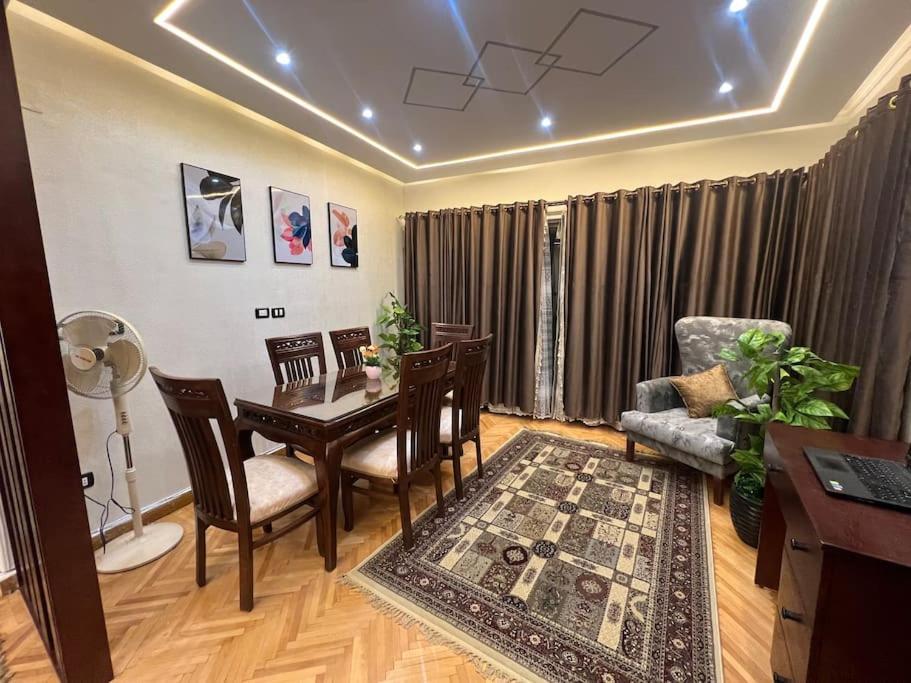 A Luxury Fully Nile View -downtown Apartment Cairo
