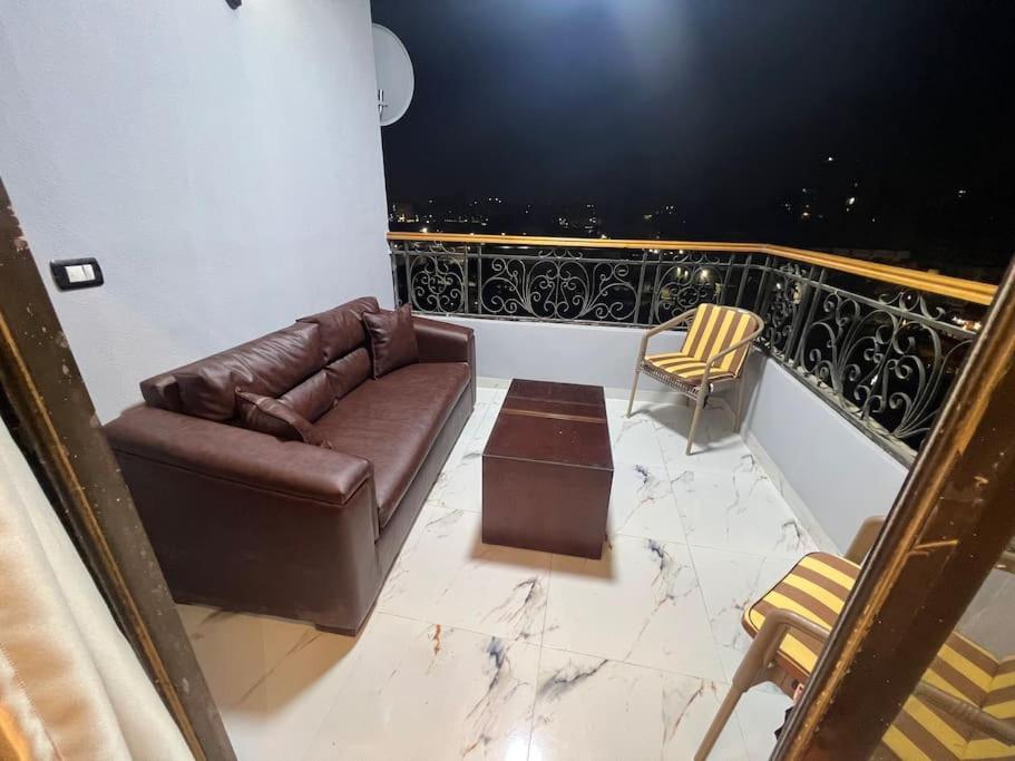 A Luxury Fully Nile View -downtown Apartment *