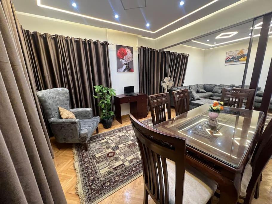 A Luxury Fully Nile View -downtown Apartment Cairo