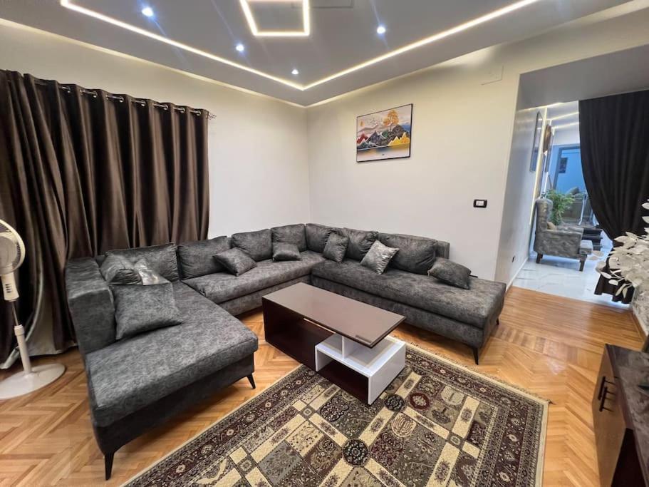 A Luxury Fully Nile View -downtown Apartment Cairo