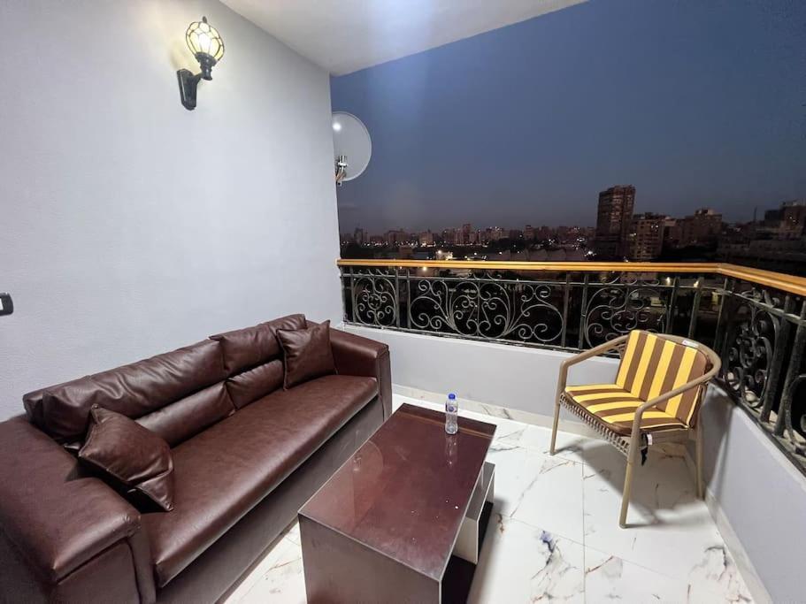 A Luxury Fully Nile View -downtown Apartment Cairo