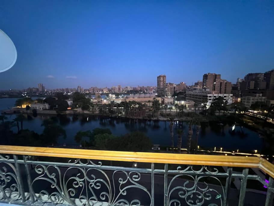 A Luxury Fully Nile View -downtown Apartment *