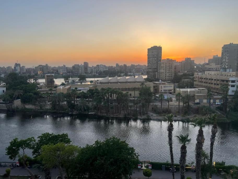 A Luxury Fully Nile View -downtown *