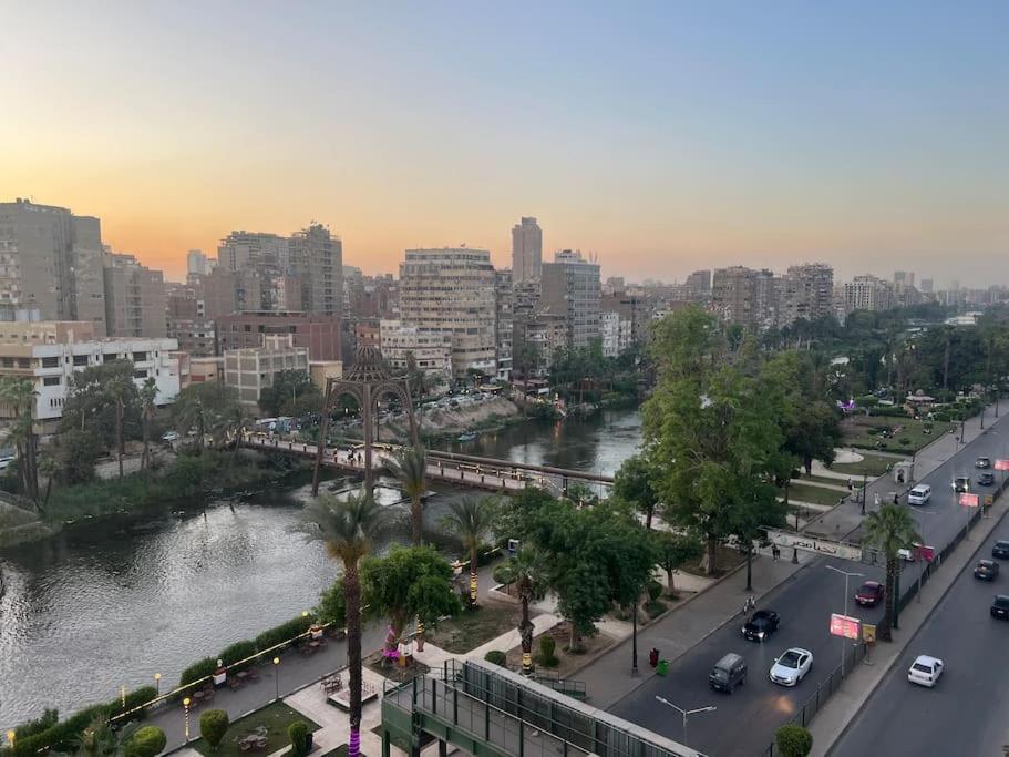 A Luxury Fully Nile View -downtown Apartment
